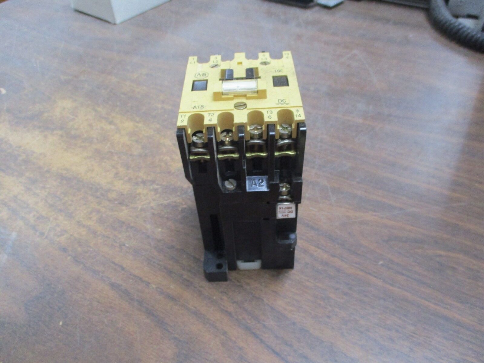 Allen-Bradley Contactor 100-A18NZ*3 24VDC Coil 18A 600V Used