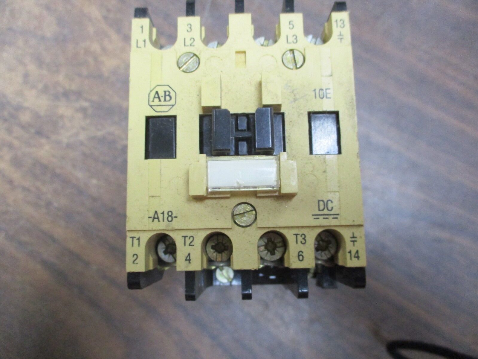 Allen-Bradley Contactor 100-A18NZ*3 24VDC Coil 18A 600V Used