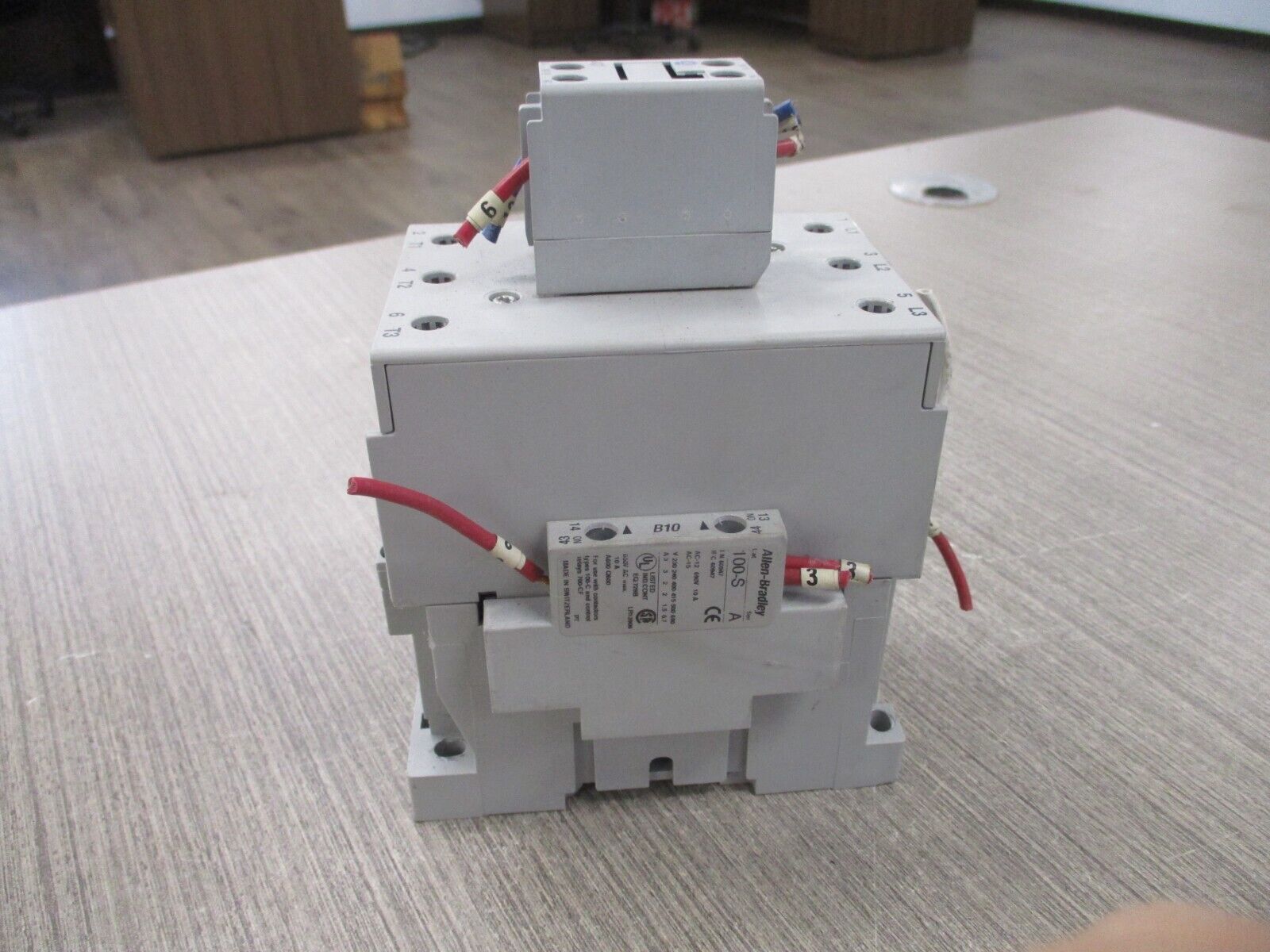 Allen-Bradley Contactor 100-C85*00 120V Coil 100A 600V w/ Aux Contact Block Used
