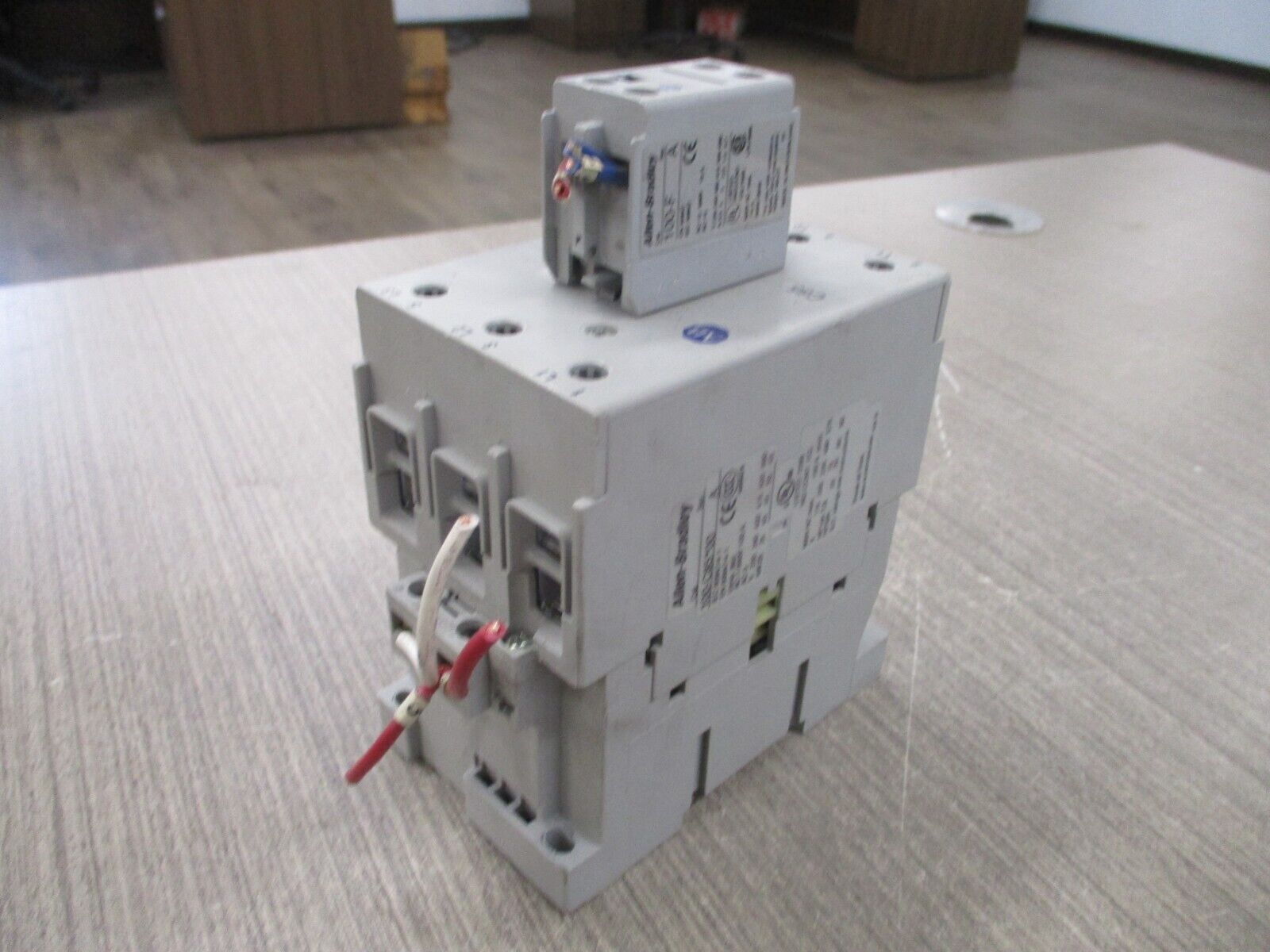 Allen-Bradley Contactor 100-C85*00 120V Coil 100A 600V w/ Aux Contact Block Used