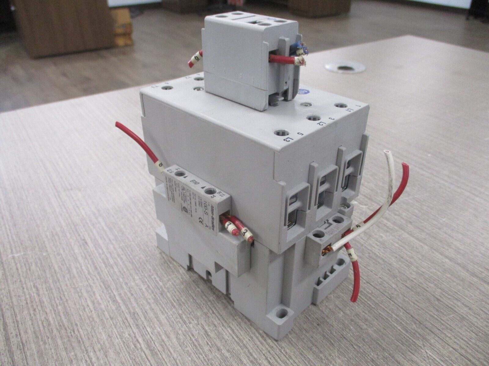 Allen-Bradley Contactor 100-C85*00 120V Coil 100A 600V w/ Aux Contact Block Used