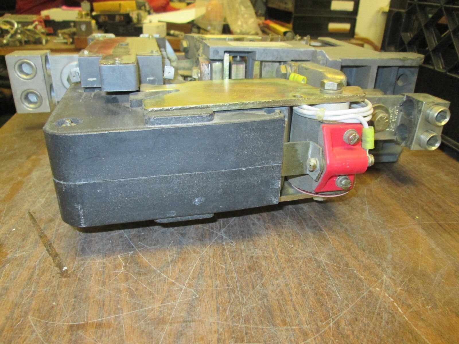 Cutler-Hammer Type DPM Contactor 2120A07G14 1250A 1000VDC Used