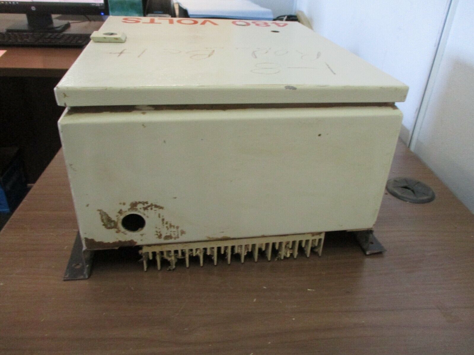 Motortronics AC Drive KP1-401-E-GF 1HP 400V 2.3A Nema 4X *Missing Front Switch*