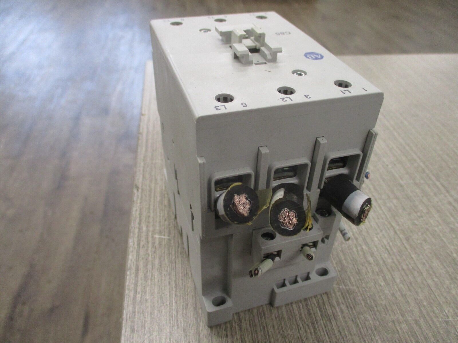 Allen-Bradley Contactor 100-C85*00 Ser. A 120V Coil 600V w/ Aux Contact Used