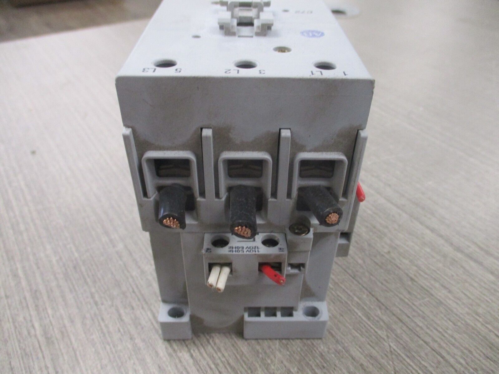 Allen-Bradley Contactor 100-C72*00 Ser. B 120V Coil 90A 600V w/ Aux Contact Used