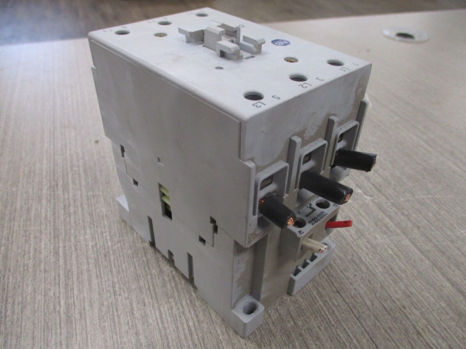 Allen-Bradley Contactor 100-C72*00 Ser. B 120V Coil 90A 600V w/ Aux Contact Used