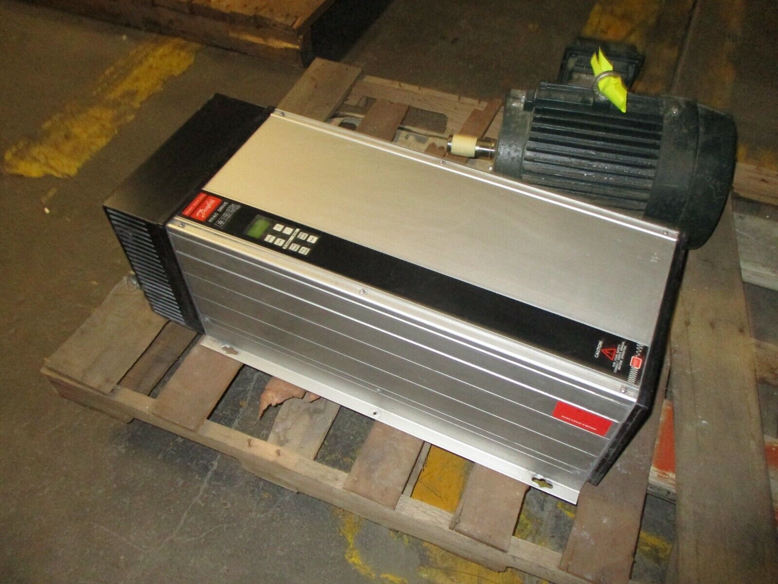 Danfoss VLT 3522 AC Drive 175H7363 20HP 3Ph Nema 12 Used