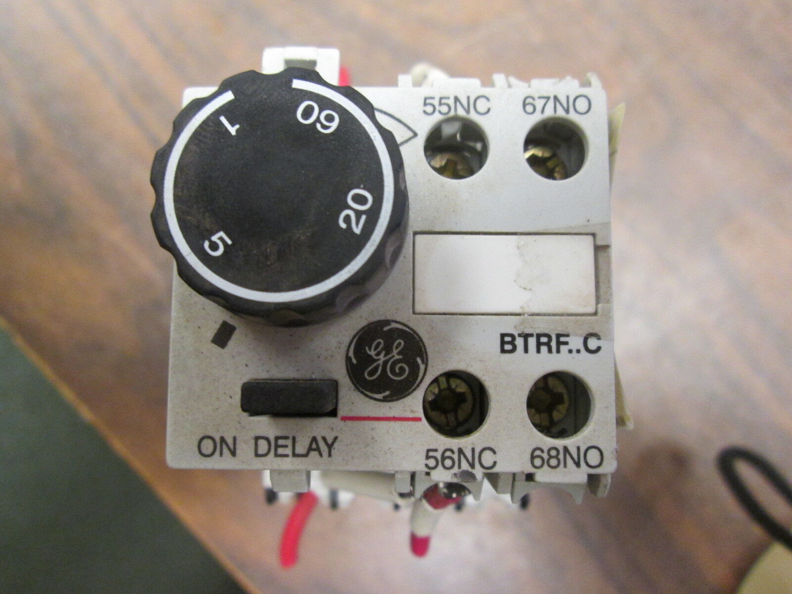 GE Relay w/ Pneumatic Timer RL4RA022R/BTRF60C 120V Coil, Range: 0-60sec Used