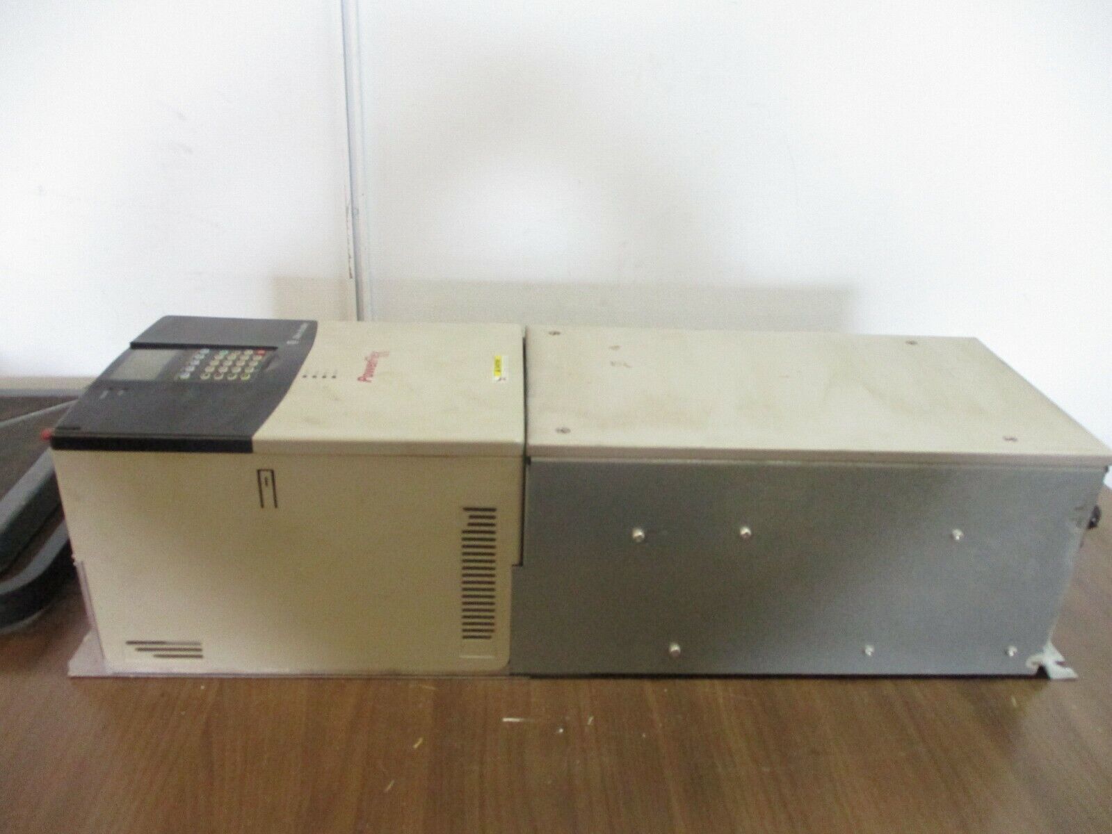 Allen-Bradley PowerFlex 700 AC Drive 20BD077A3AYNANC0 Ser. B 60HP 3Ph w/ Keypad