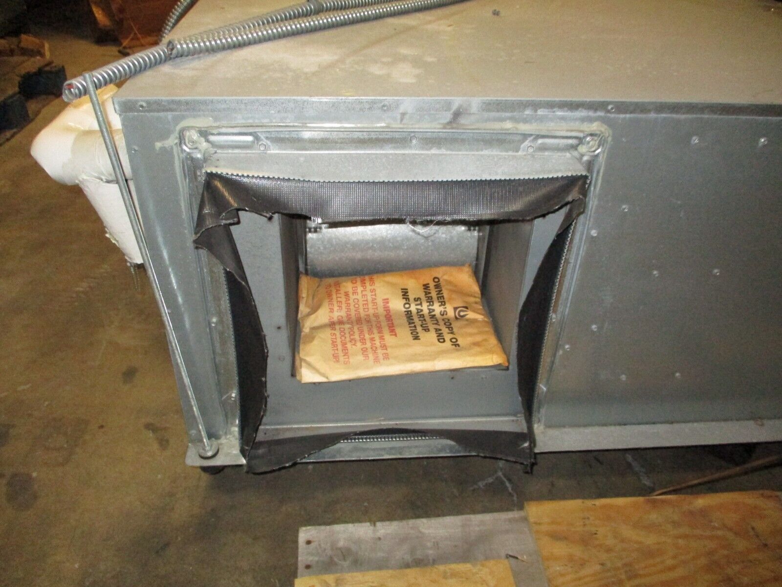 Liebert Mini-Mate2 MMD60K7A0ELB 16.4kW 460V 3Ph 60Hz MFD: 2010 Used
