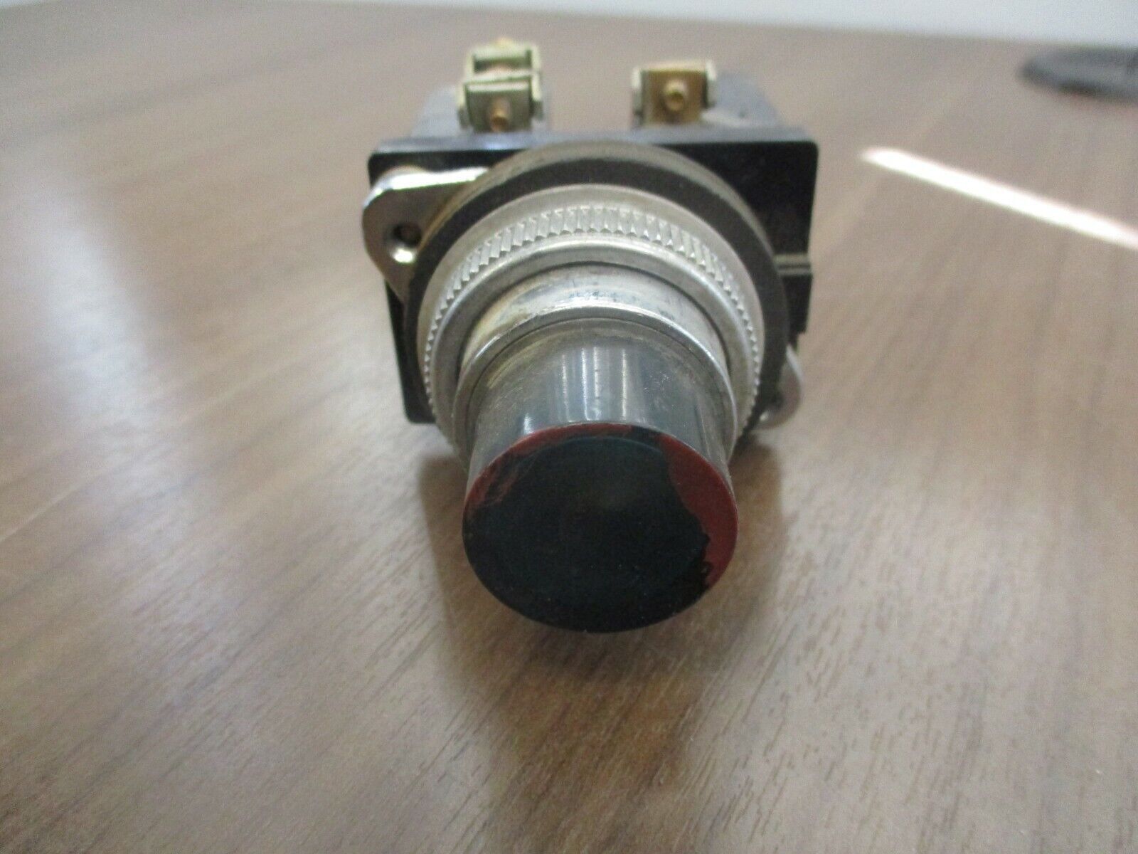 Westinghouse Push Button OT3PF 120 VAC 60 Hz Green Used