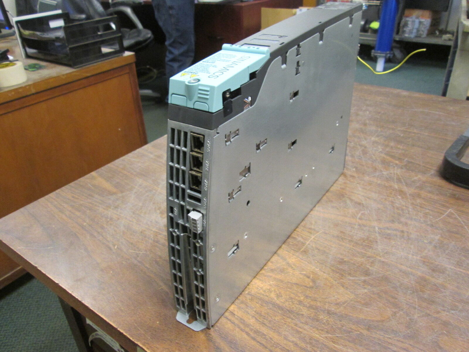 Siemens Sinamacs Single Motor Module 6SL3120-ITE15-0AA4 Input: 600V DC Used