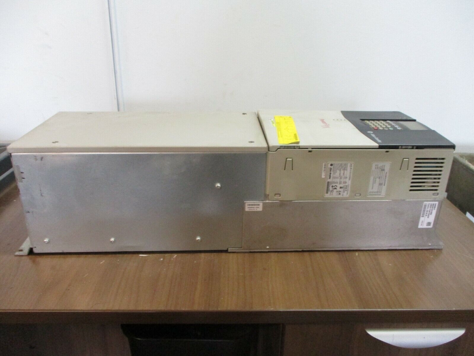 Allen-Bradley PowerFlex 700 AC Drive 20BD077A3AYNANC0 Ser. B 60HP 3Ph w/ Keypad