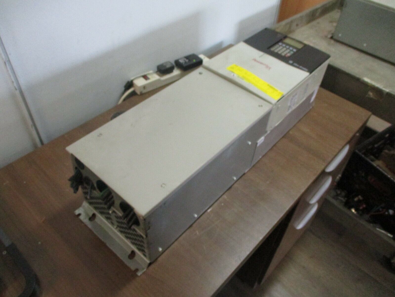 Allen-Bradley PowerFlex 700 AC Drive 20BD077A3AYNANC0 Ser. B 60HP 3Ph w/ Keypad