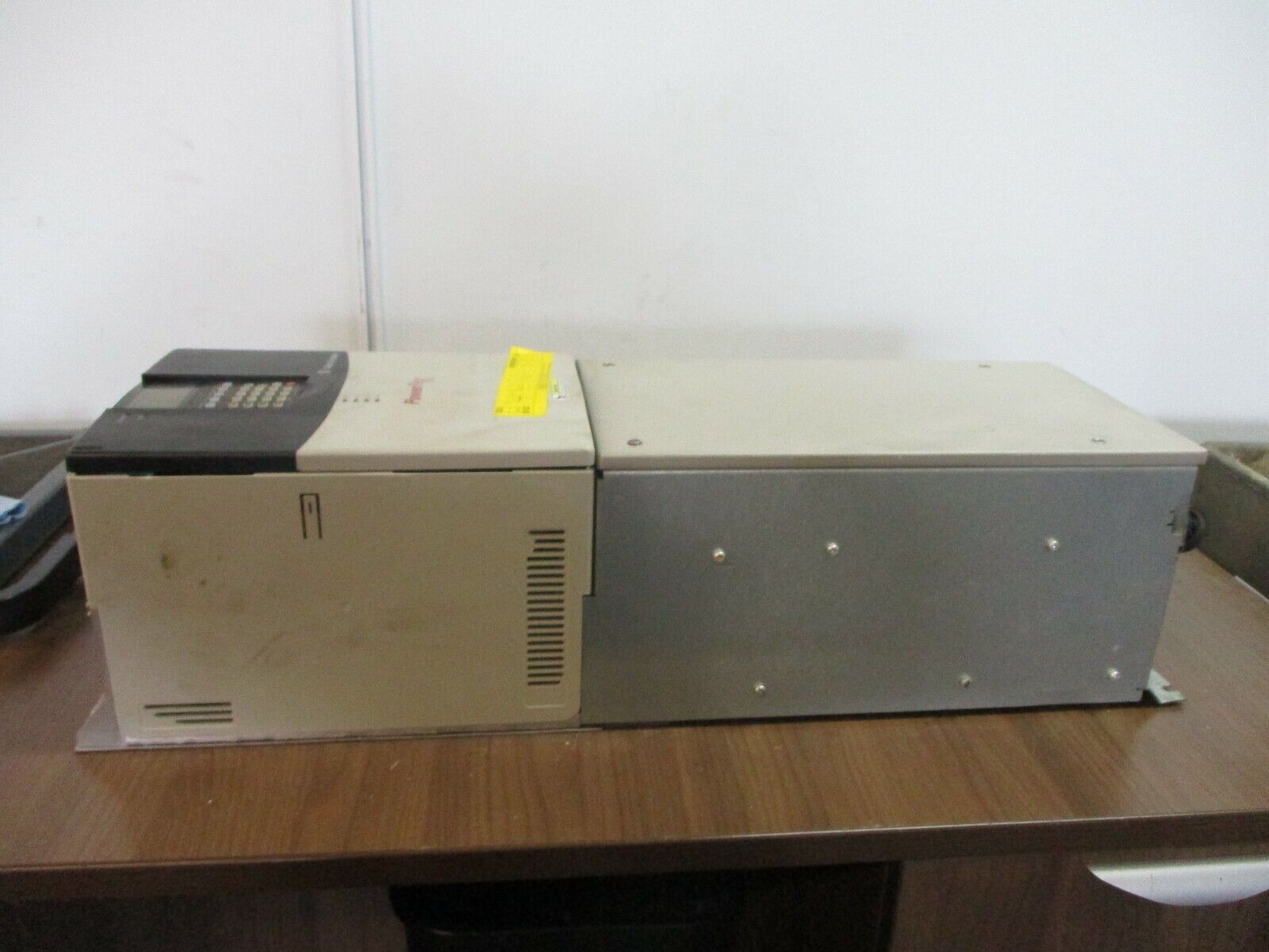 Allen-Bradley PowerFlex 700 AC Drive 20BD077A3AYNANC0 Ser. B 60HP 3Ph w/ Keypad