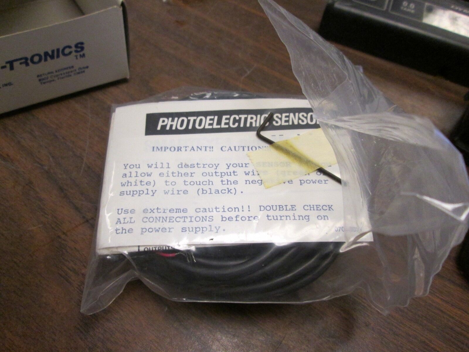 Tri-Tronics Sensor APSDLRF1 New Surplus