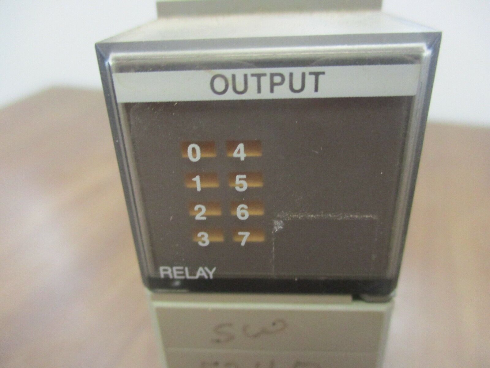 Allen-Bradley SLC 500 Output Module 1746-OW8 Ser. A 10-250VAC 10-125VDC Used