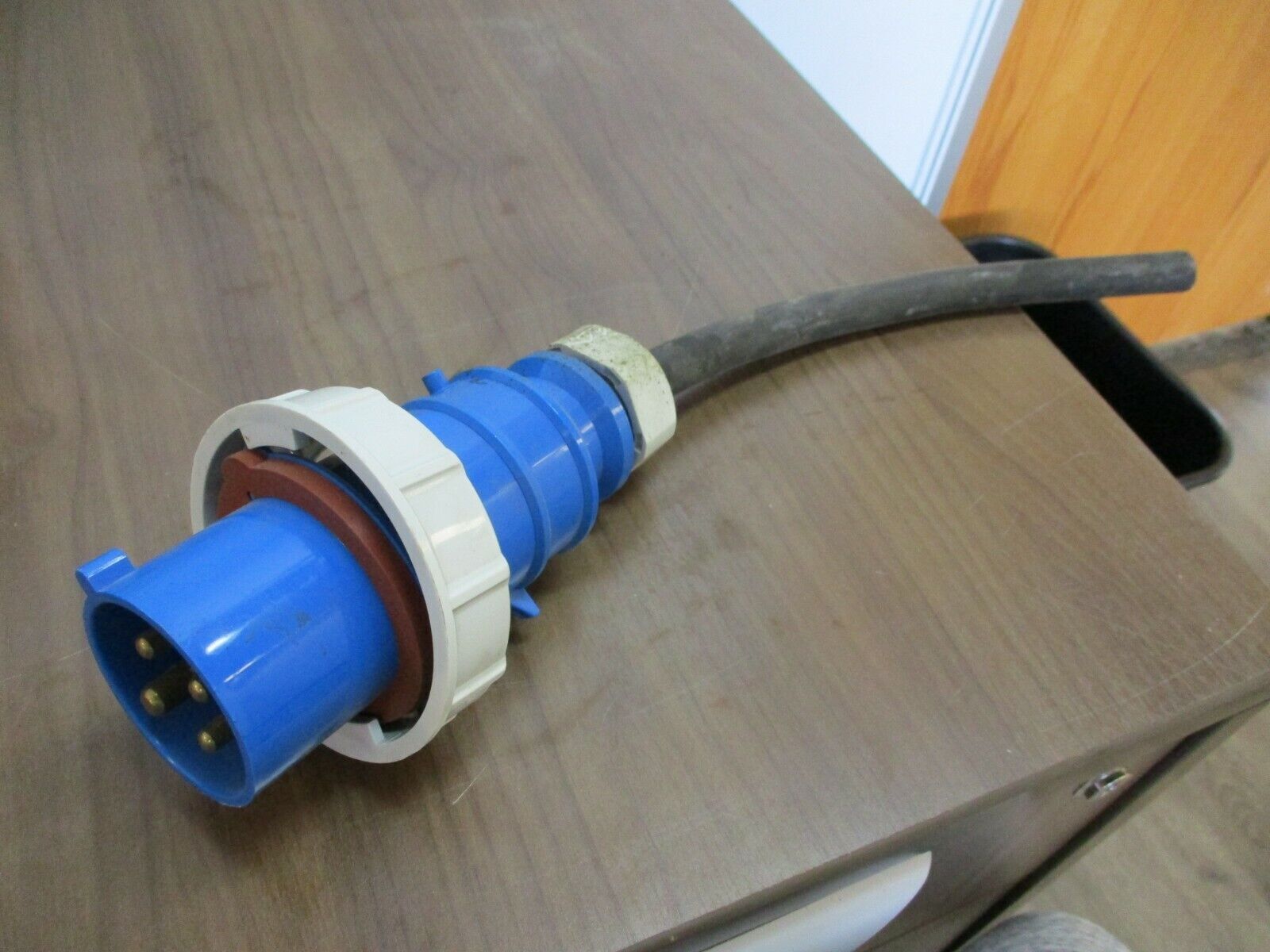 Bryant, Plug, part#:430P9W, 30A, 250V, 3Ph, used