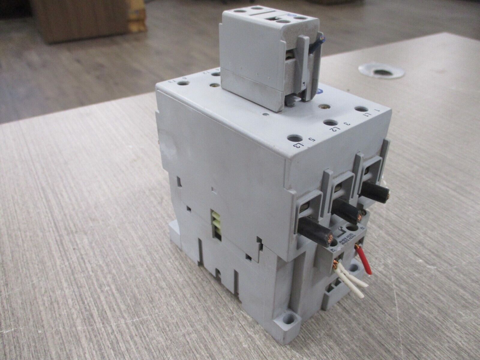 Allen-Bradley Contactor 100-C72*00 Ser. B 120V Coil 90A 600V Used