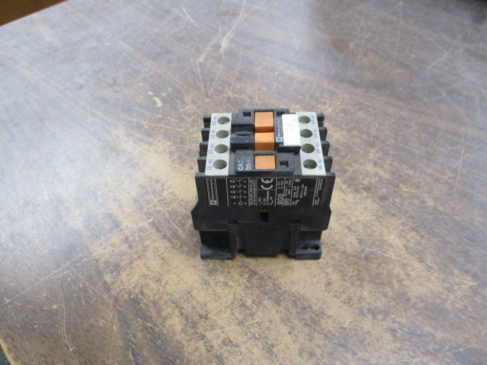 Telemecanique Contactor CA2 DN 40 120V Coil Used