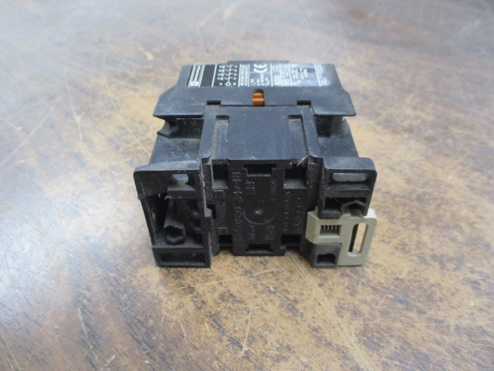 Telemecanique Contactor CA2 DN 40 120V Coil Used