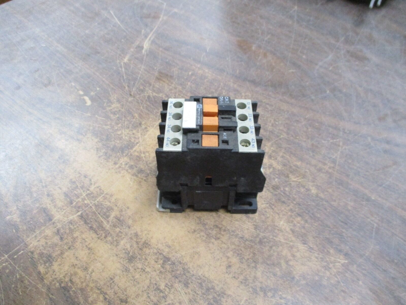 Telemecanique Contactor CA2 DN 40 120V Coil Used