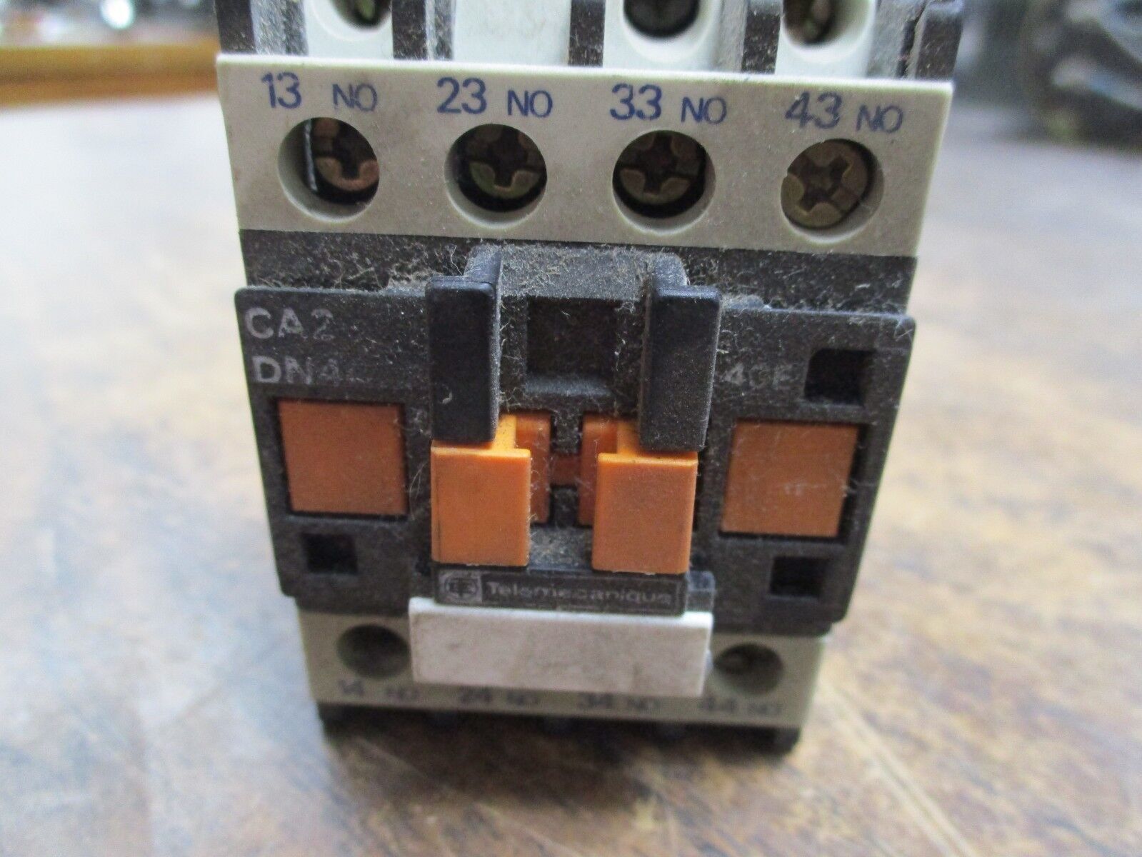 Telemecanique Contactor CA2 DN 40 120V Coil Used