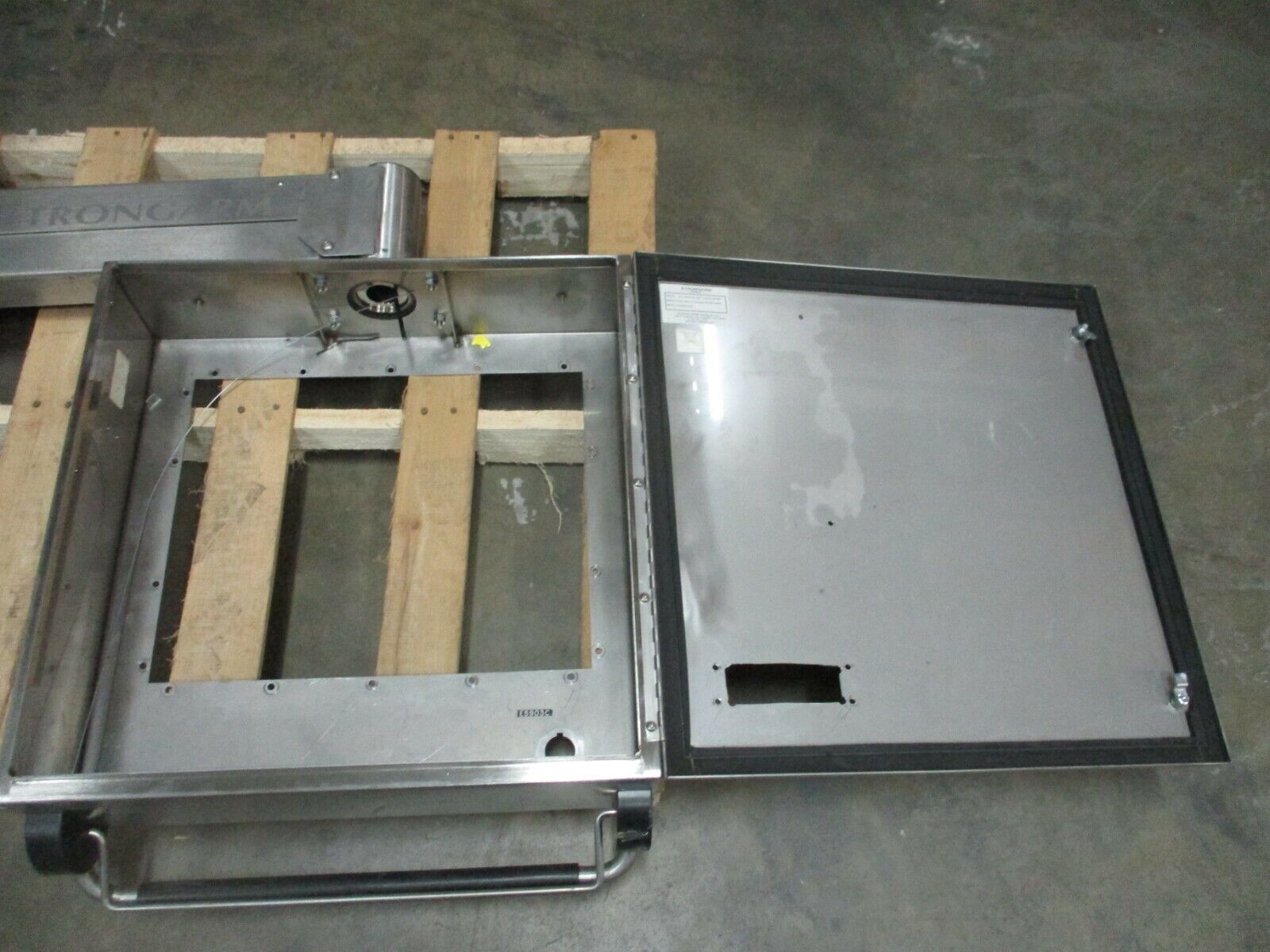 Strongarm Vertica Stainless Steel Pendant Arm 602-VM1H12-222206-00-000-35856