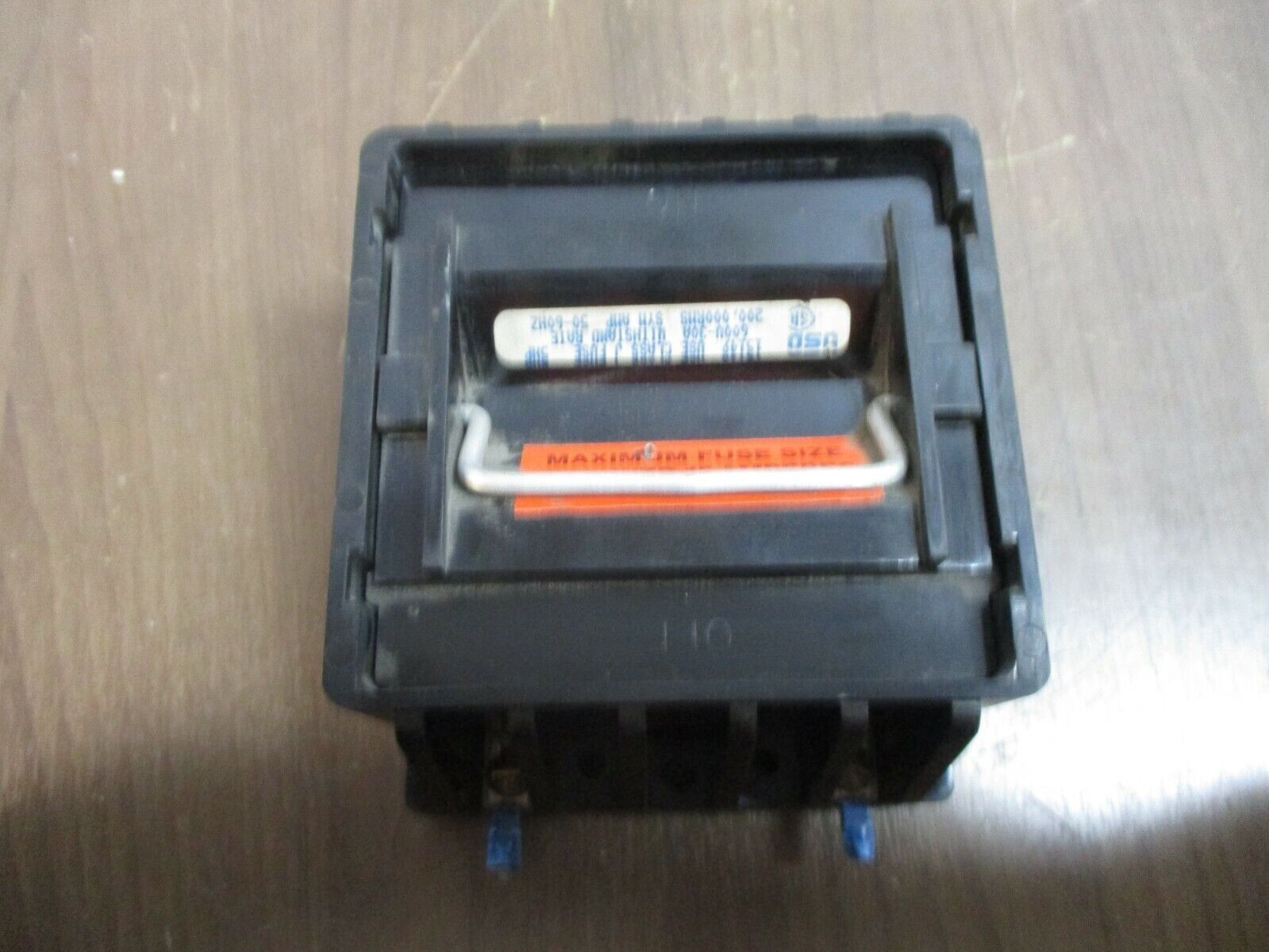USD Pullout Switch 15149 30 A 600 V J Fuses 2 Pole w/ (2) 10A Fuses Used