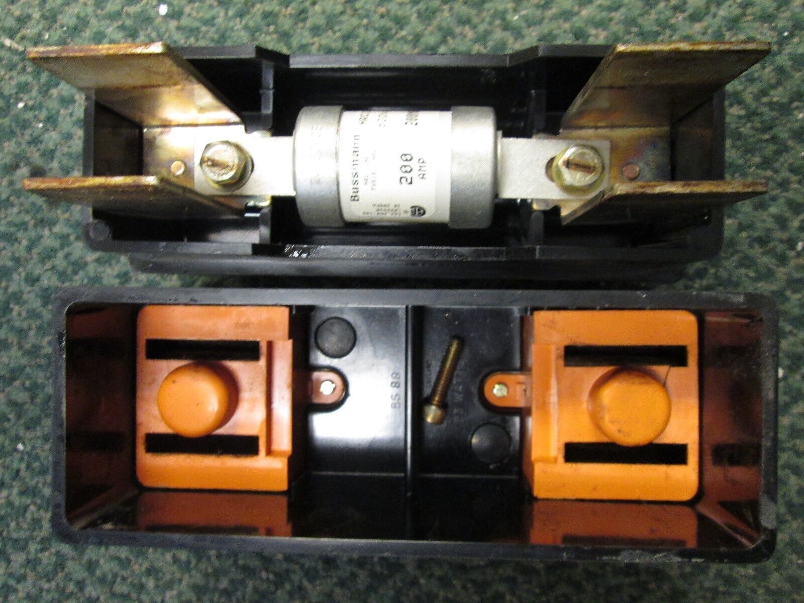 Bussmann Pull Out Fuse Holder 200M09CB 200A 600V 1P Used