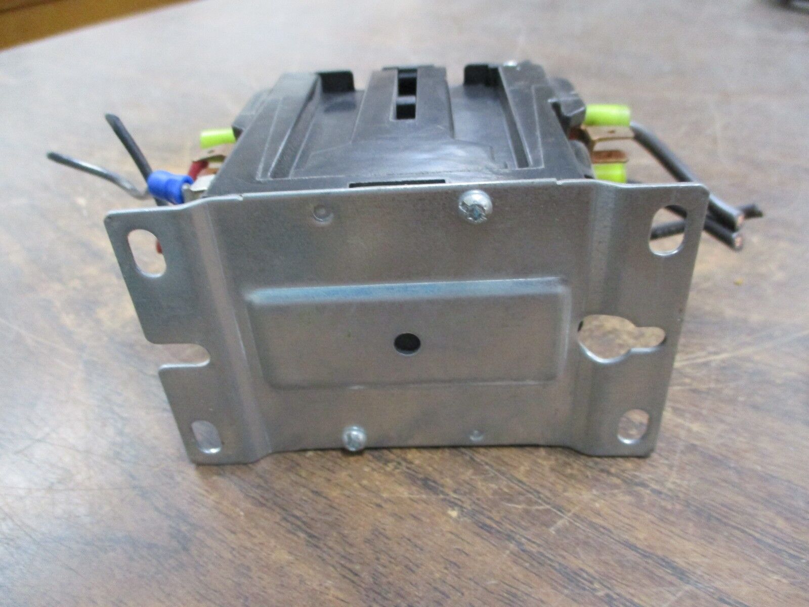 Siemens Definite Purpose Contactor 42BF35AJAHW 24V Coil Used