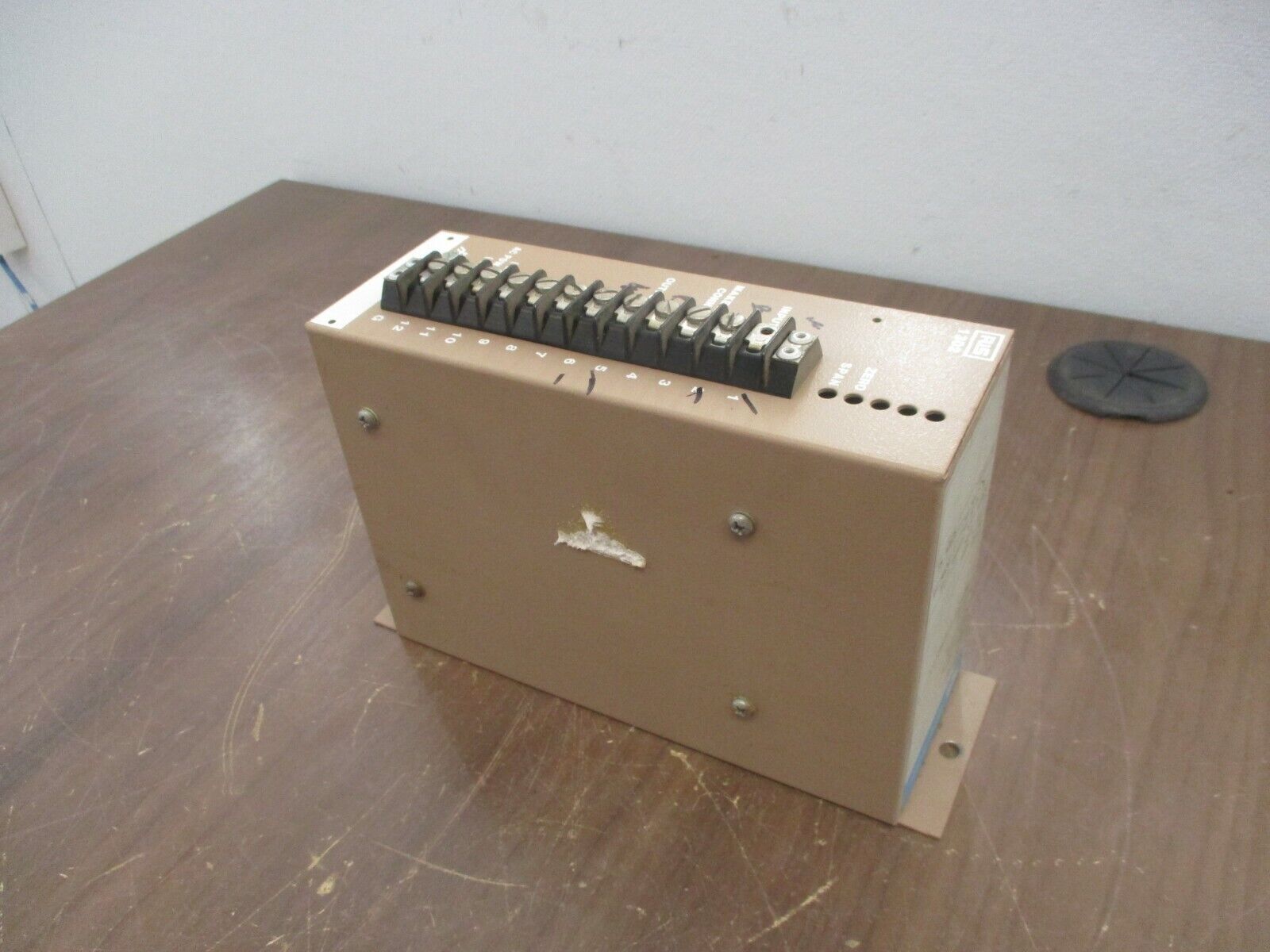 RIS Isolated Transmitter SC-1302 115VAC 4-20mA Used *Missing (1) Terminal Screw*