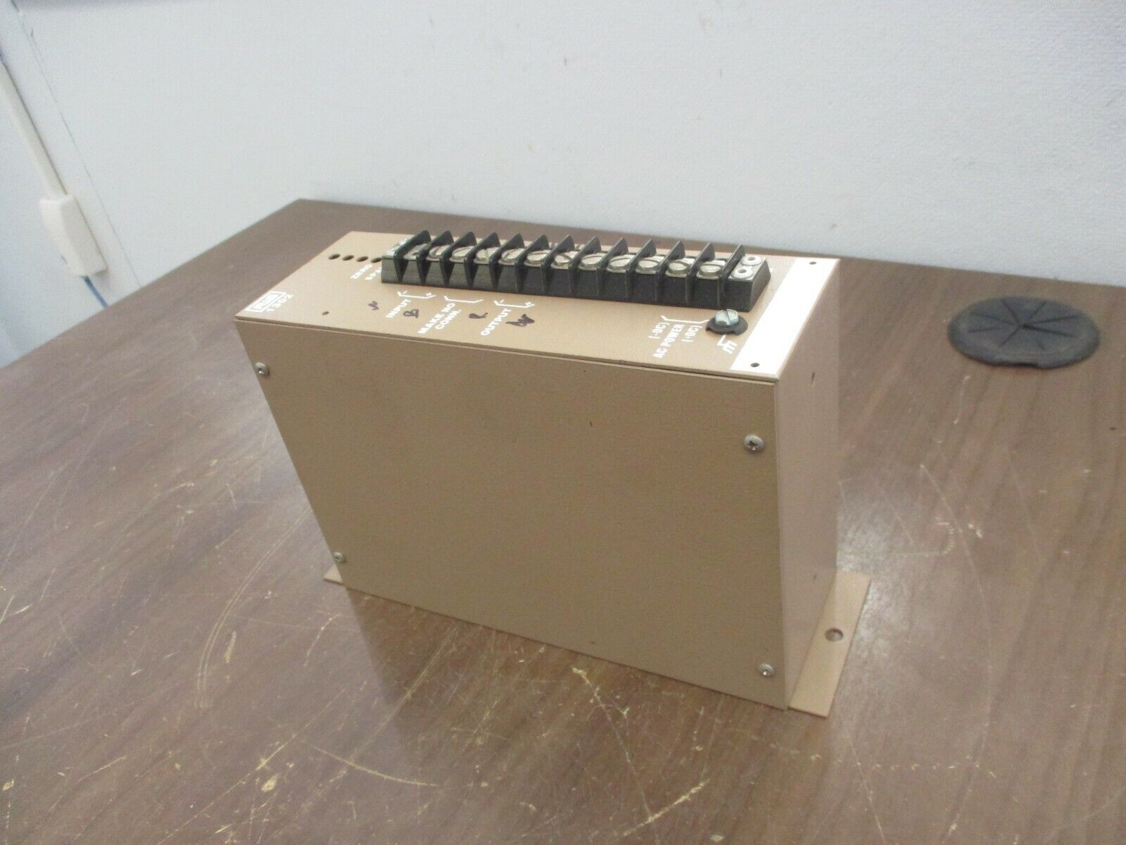 RIS Isolated Transmitter SC-1302 115VAC 4-20mA Used *Missing (1) Terminal Screw*
