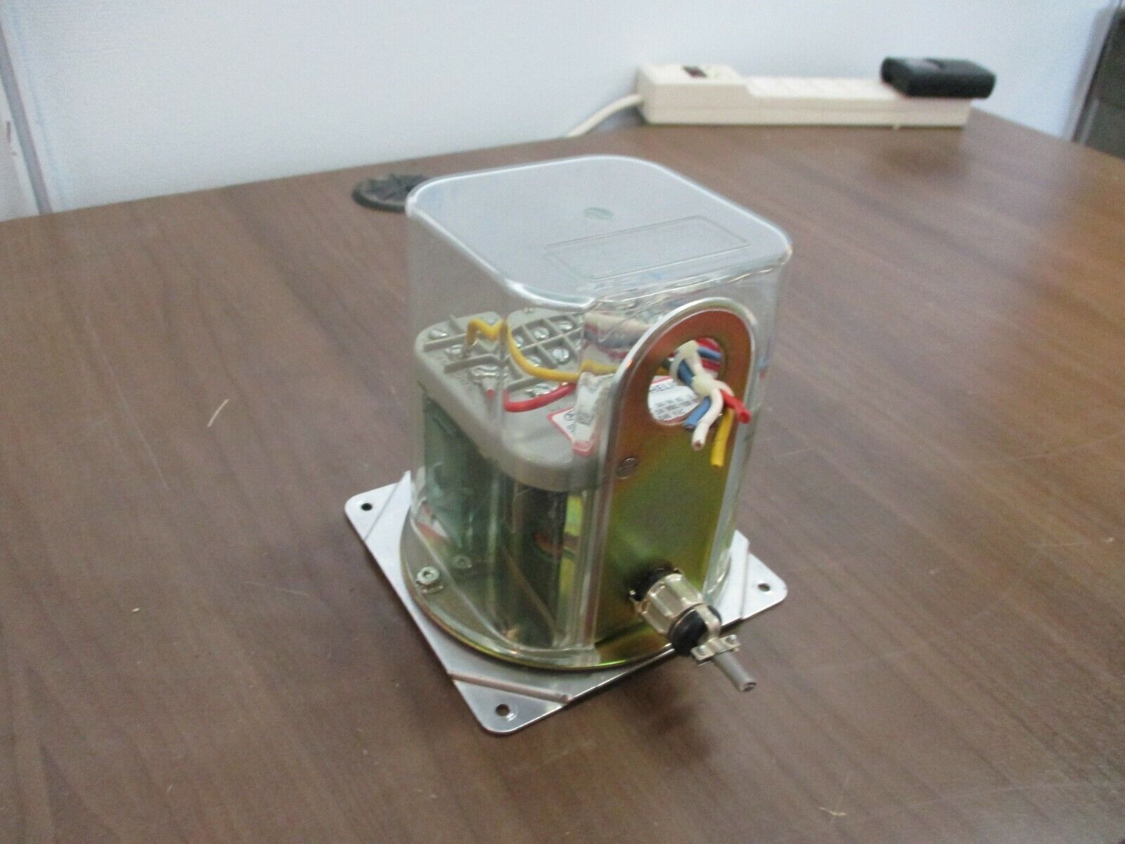 Dwyer Photohelic Circuit HH 120V 50/60Hz 5W Used