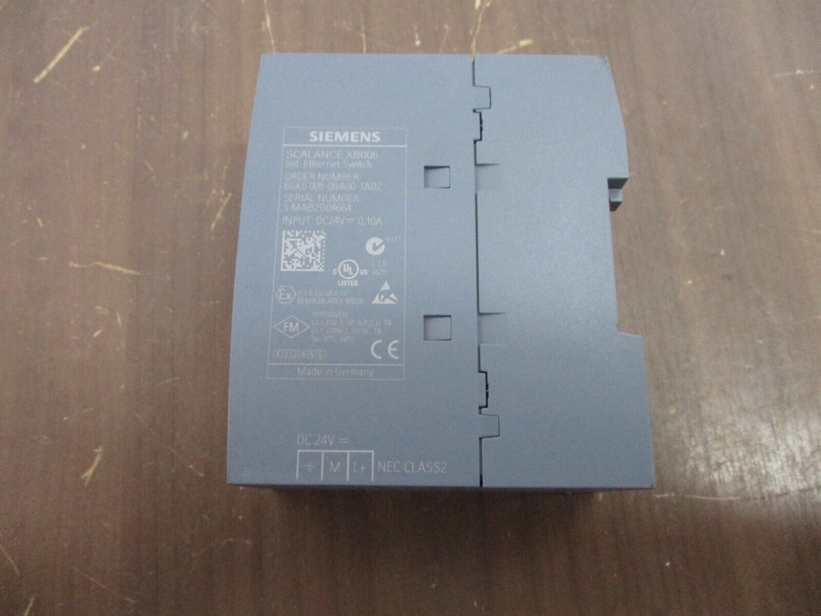 Siemens Scalance XB005 Industrial Ethernet Switch 6GK5 005-0BA00-1AB2 5-Port