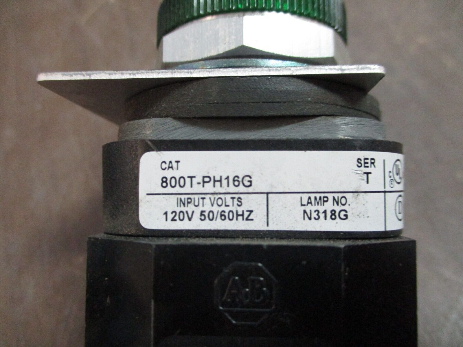 Allen-Bradley Pilot Light 800T-PH16G Ser. T 120V 50/60Hz Type 4/13 Green Used