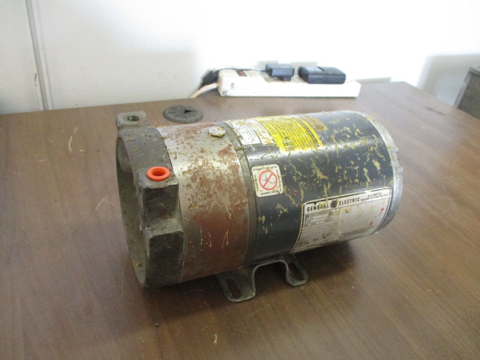 Dayton / GE Speedaire Compressor 5KH35GNI06CX 1/4HP 1800RPM 115V 1Ph Used