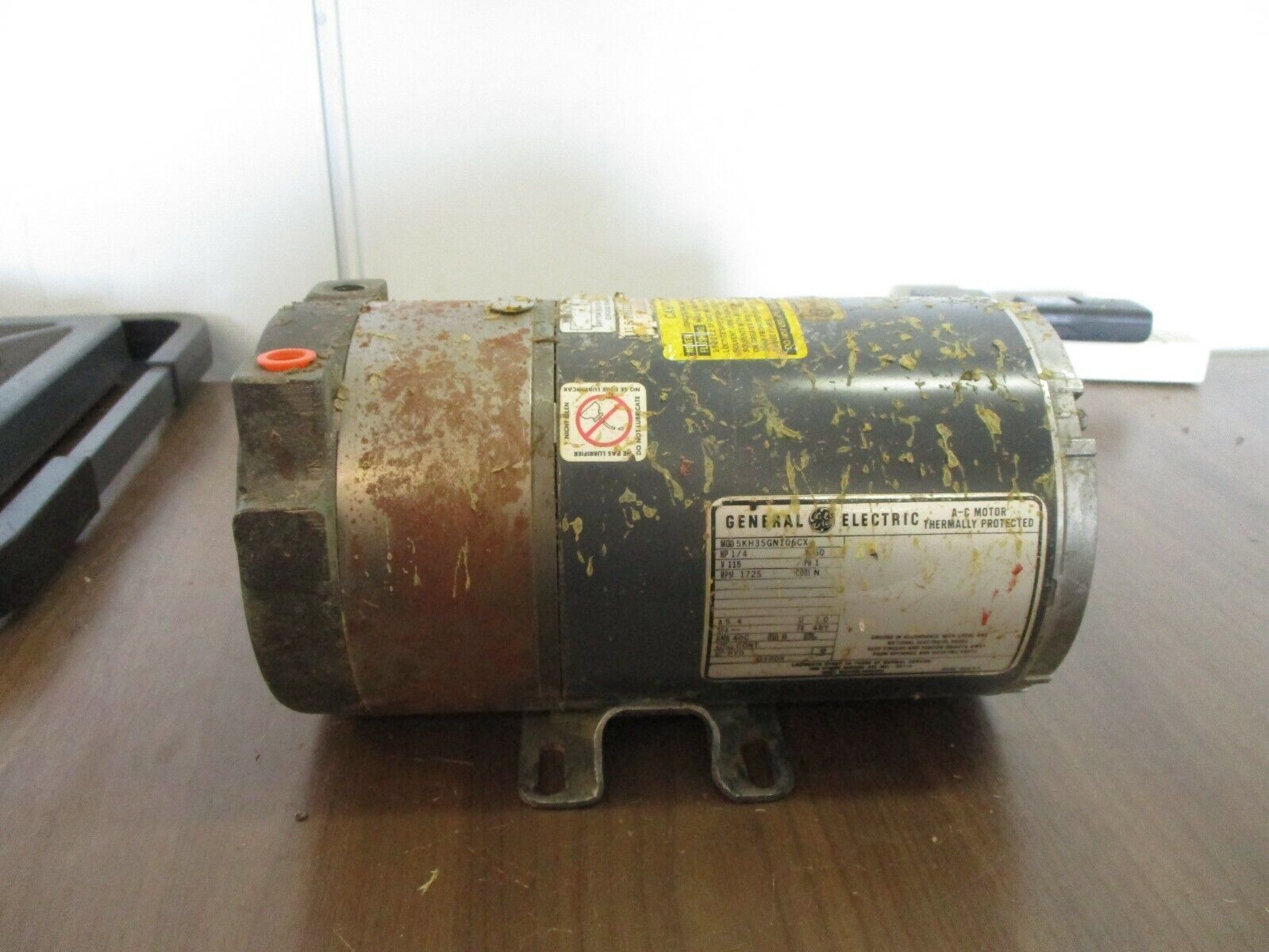 Dayton / GE Speedaire Compressor 5KH35GNI06CX 1/4HP 1800RPM 115V 1Ph Used