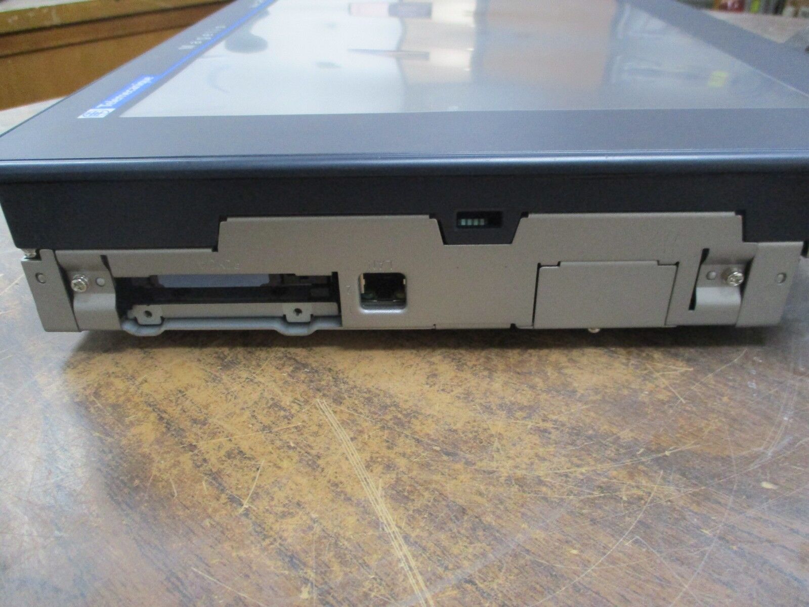 Schneider Electric Telemecanique Magelis Smart IPC MPCST52NDJ10T 15" 1GB MUI 90W