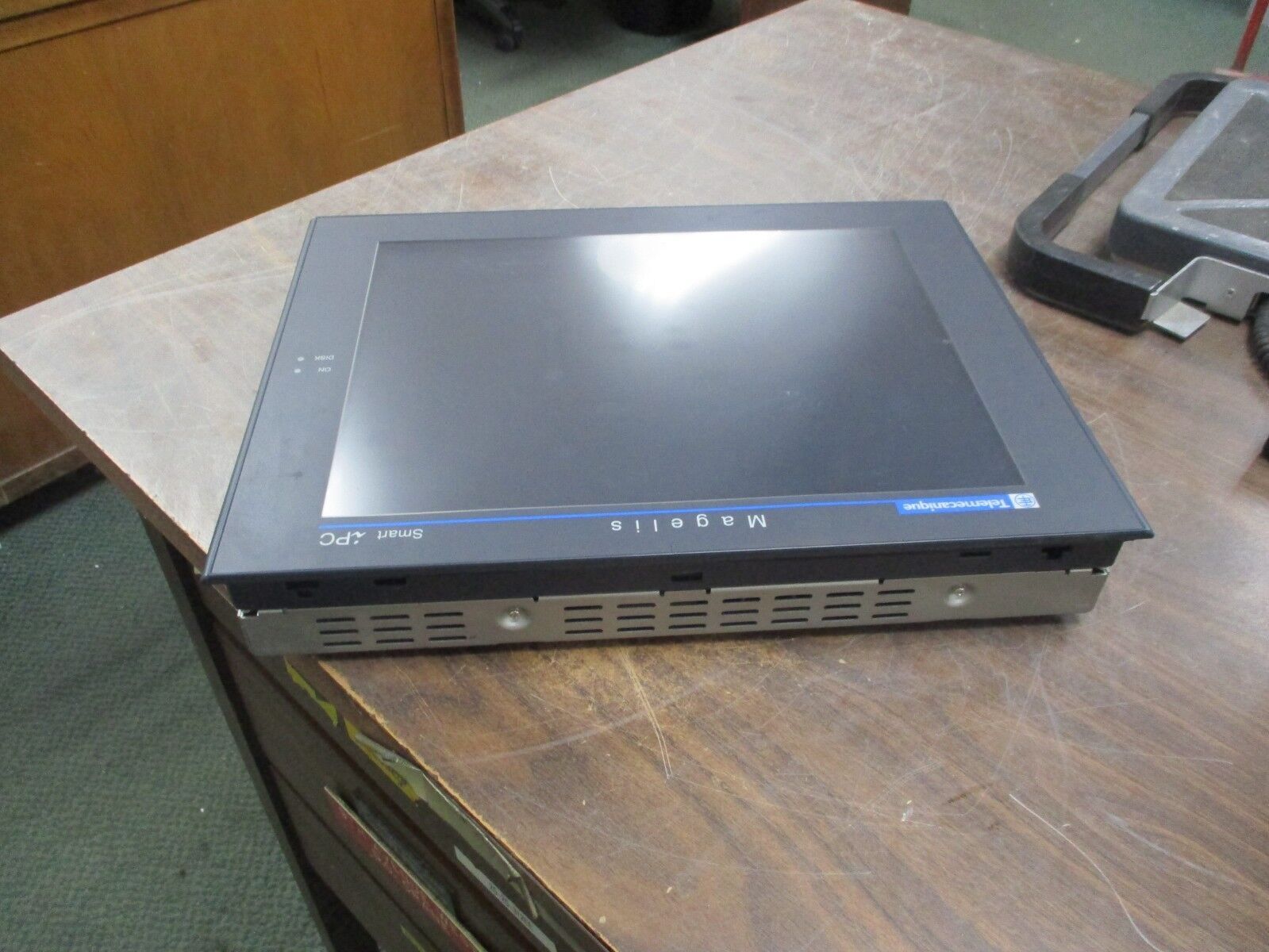 Schneider Electric Telemecanique Magelis Smart IPC MPCST52NDJ10T 15" 1GB MUI 90W