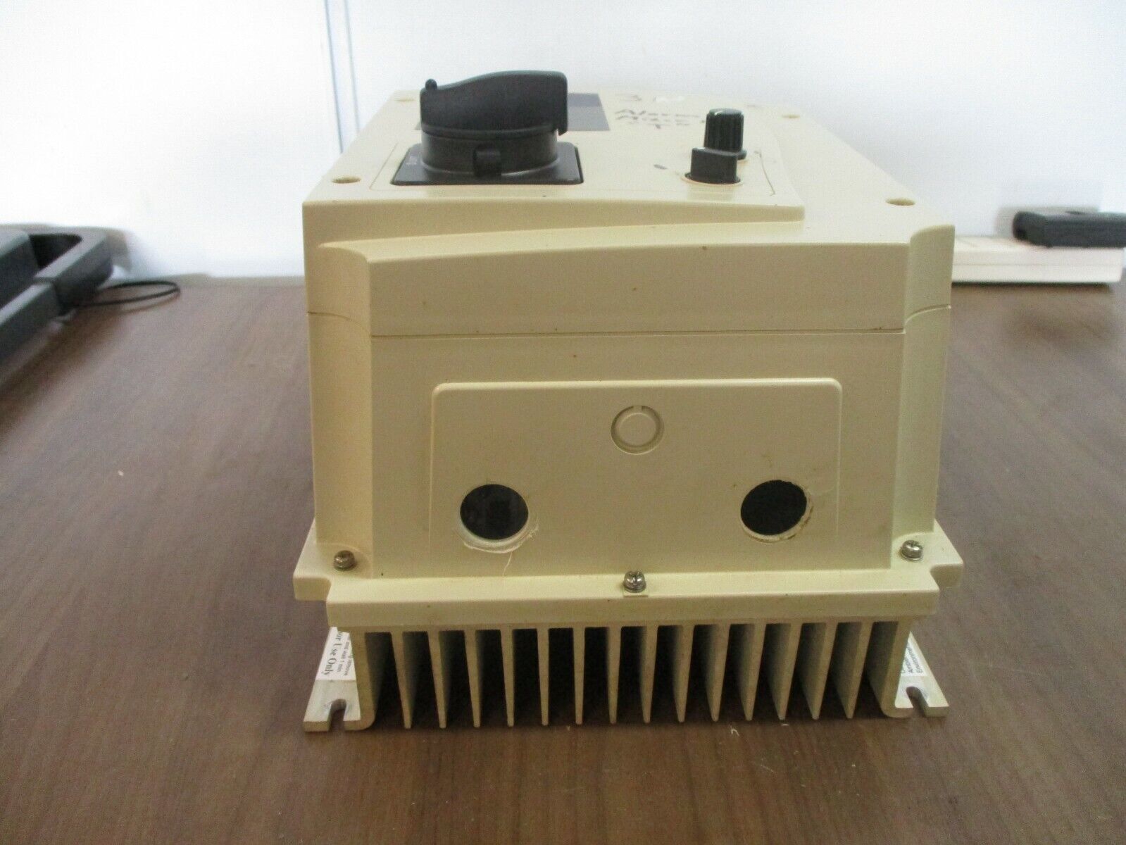TECO AC Drive JNEV-401-H3N4S 1HP 3Ph Type 4X Enclosure Used