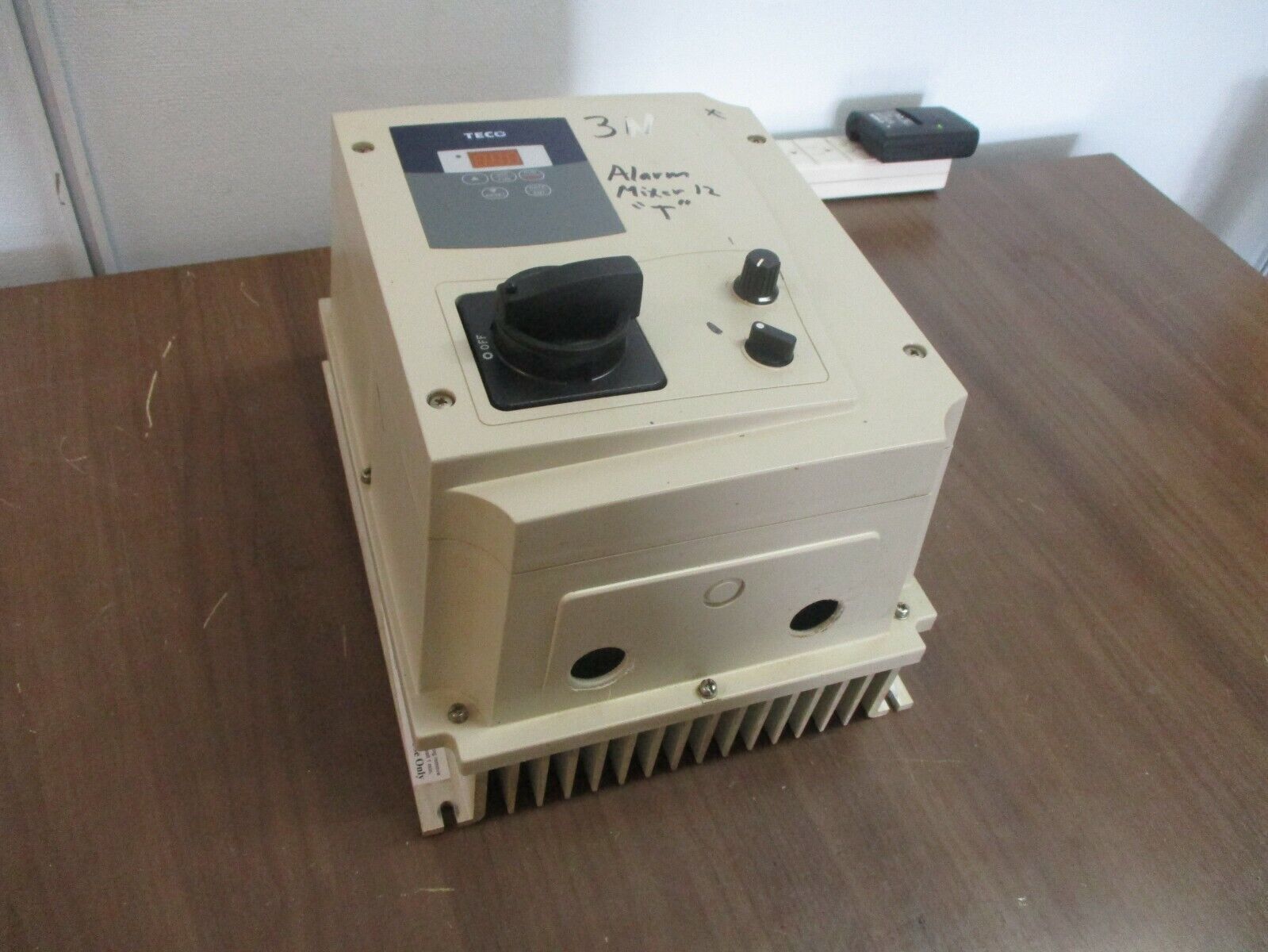 TECO AC Drive JNEV-401-H3N4S 1HP 3Ph Type 4X Enclosure Used