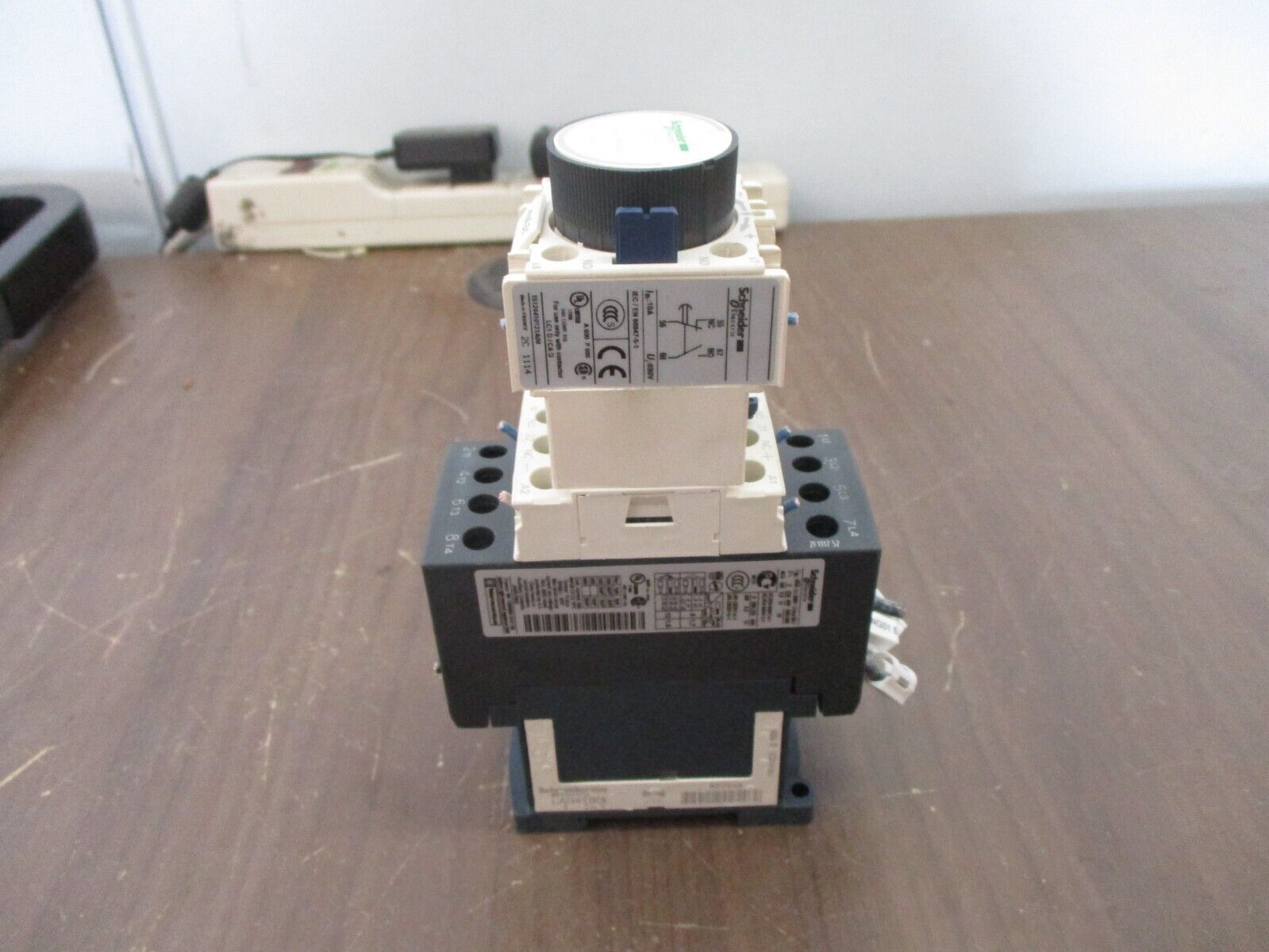Schneider Electric Timing Relay LADT0 Range: 0.1-3s 24VDC Coil Used