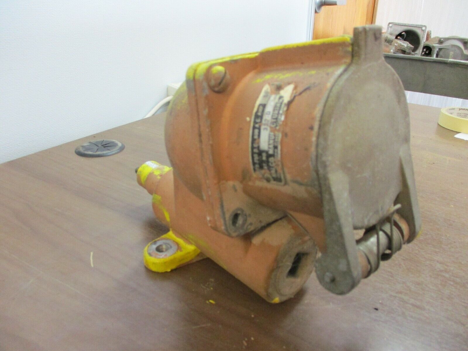 Ralco Receptacle w/Base 322-D 60A 600V Used
