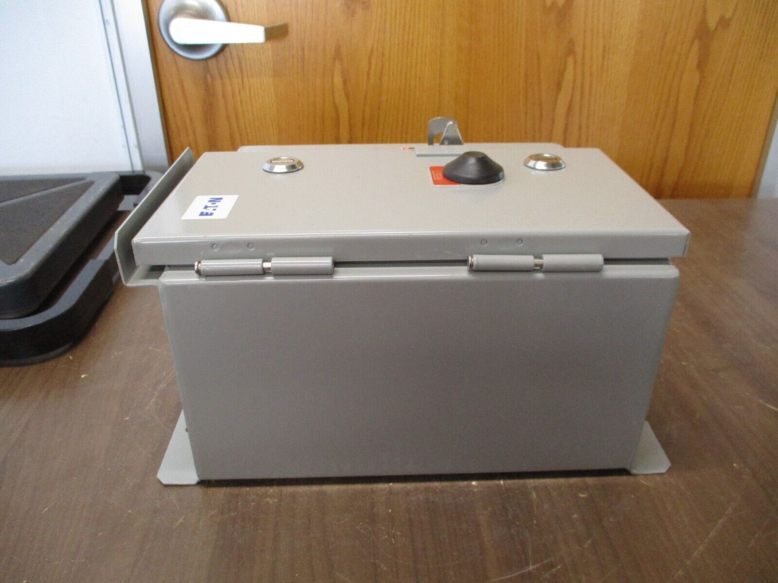 Eaton Enclosed Size 0 Starter ECN0502AAA Mods: 84-28842-1 120V Coil New Surplus