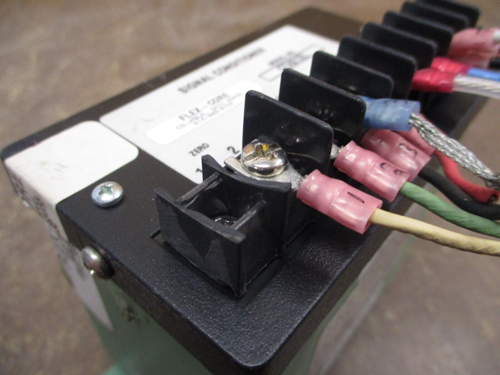 Flex-Core Signal Conditioner CTA212L *Broken Terminal Dividers* Used
