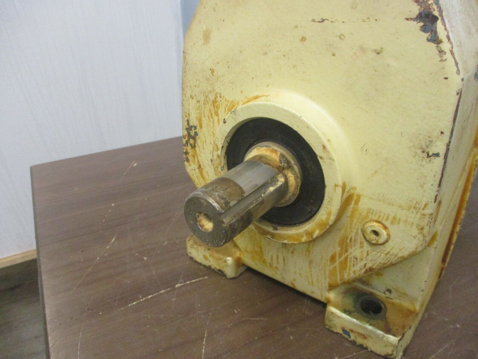 Boston Gear 800 Series Helical Gear Drive F862A-45S-B5 Ratio:45 2.010HP In Used