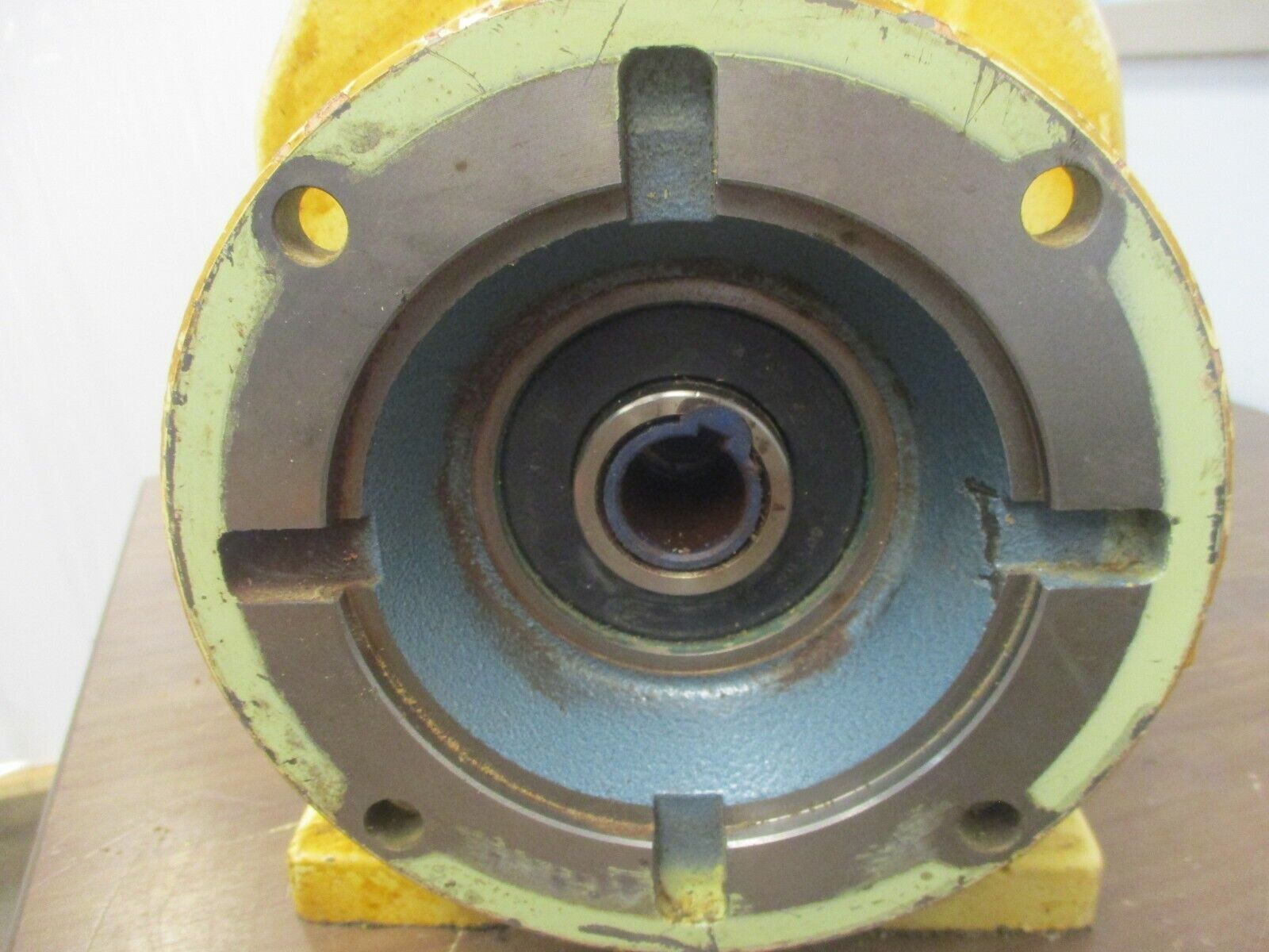 Boston Gear 800 Series Helical Gear Drive F862A-45S-B5 Ratio:45 2.010HP In Used
