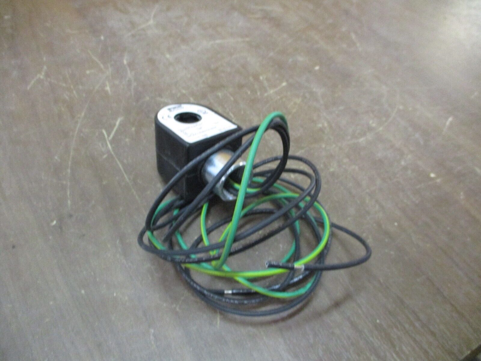Parker Solenoid Valve 04F20C1E08ACF4E05 120V@60Hz 110V@50Hz Used