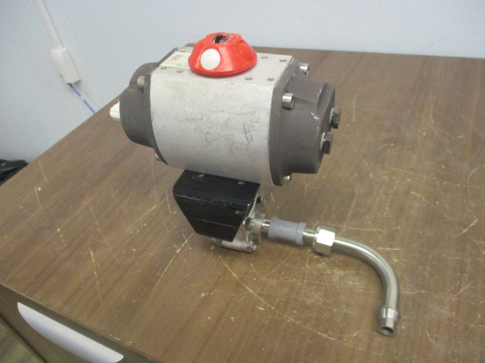 Flowserve Series 39 Pneumatic Actuator w/ Valve 10 39 SN R6 Max Pressure: 120PSI
